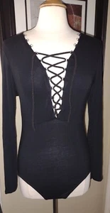 NWT BOOHOO Black Long Sleeve Lace-Up Bodysuit Women's Size 12 NEW - Picture 1 of 18