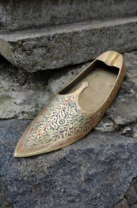 Cenicero vintage de latón con forma de zapato grabado cenicero para fumar decoración recuerdo vintage - Imagen 1 de 16