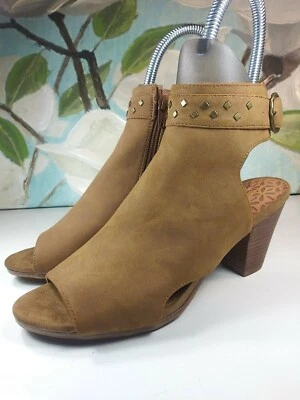 Bare Traps Women's Sandals heel Tan Size 8 Sku#07464 - Image 1 of 4