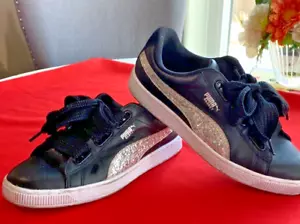 Woman's Puma Basket Heart Sneakers Black Leather, Silver Sequin Accents Sz 9.5 - Picture 1 of 9