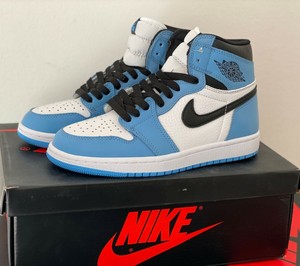 Restocks: Acquista e vendi sneaker autentiche al 100%