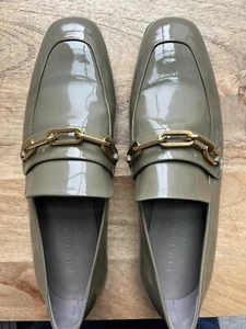 Women’s Burberry Chilcot Patent Loafers - Size 38.5 - Picture 1 of 6