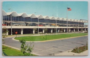 International Airport in Saint Paul Minneapolis MN Postcard - Picture 1 of 2