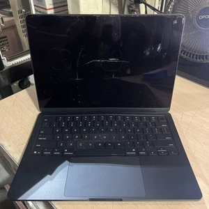 APPLE MACBOOK AIR "M4" 10 CPU/8 GPU 13" 4.4GHZ M4 16GB RAM 256SSD - Foto 1 di 6