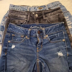 Lot of 3 Shorts American Eagle H&M Jordache Raw Hem cutoffs SIZE 0-2 - Picture 1 of 9
