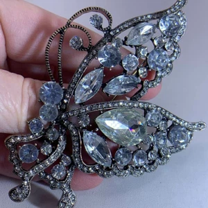 Butterfly Chunky & Pave Rhinestone Huge Vintage Silver Pin Brooch V-2999 - Picture 1 of 4