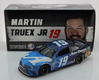 NASCAR 2019 MARTIN TRUEX  #19 AUTO OWNERS INSURANCE 1/24 CAR - Image 1 of 2
