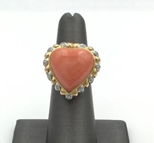 Anillo de oro amarillo 18K con forma de corazón de coral y diamantes para damas pieza privilegiada talla 5,5 - Imagen 1 de 5