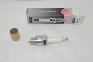 NGK BP7HS Bujía de Repuesto Estándar Níquel Cinco Costillas Aislador - Imagen 1 de 6