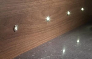 LED KITCHEN PLINTH LIGHT KITS KICK BOARDS COOL WHITE - ROUND 15mm 4/6/8/10 KITS - Picture 1 of 2
