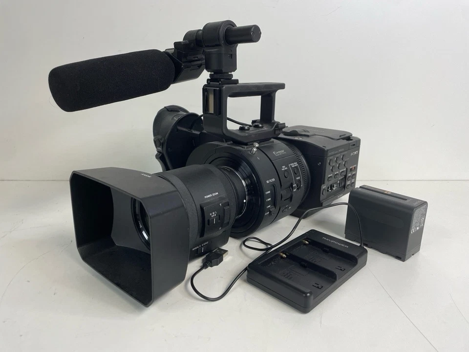 Sony NEX-FS700RH 4K Super 35mm NXCAM Kit with SELP18200 18-200mm Lens Bundle - Image 1 of 4