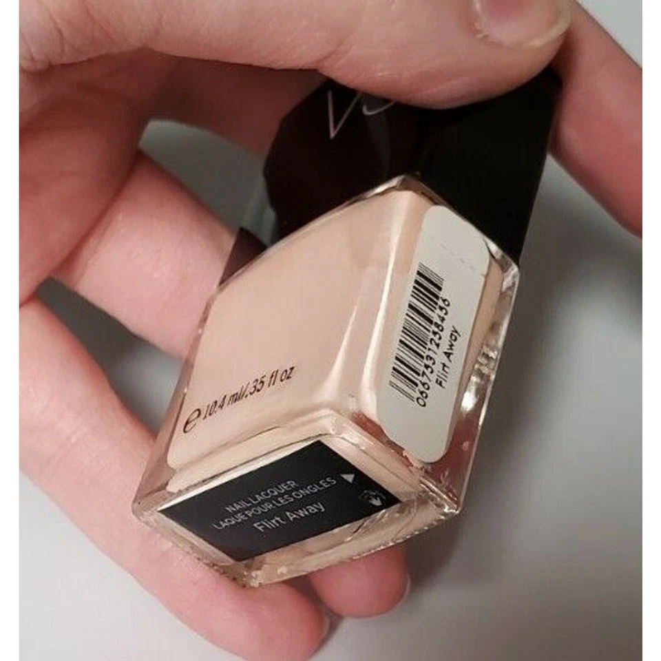 ¡NUEVO! Victoria's Secret ESMALTE DE UÑAS Laca en Flirt Away ~ tamaño completo ROSA CLARO Foto 1 de 3