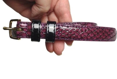 Cinturón de piel de serpiente J Crew mediano 34-38" en relieve B1772 púrpura negro  Foto 1 de 4