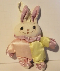 Russ Berrie Payaso Conejito Relleno Conejo de Pascua Adorno Juguete de Peluche RARO DIFÍCIL DE ENCONTRAR - Imagen 1 de 6