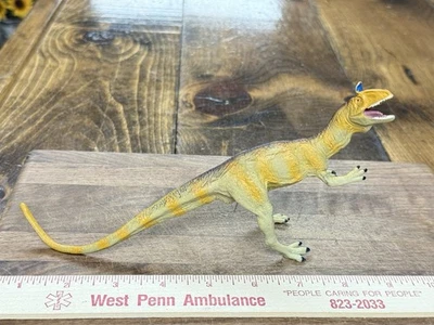 Carnegie like Cyrolophosaurus dinosaur model - Image 1 of 4