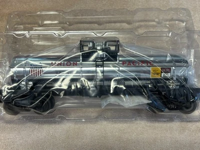 Lionel 6-26132 Union Pacific Single Dome Plated Tank Car, NIB Condition - Image 1 of 4