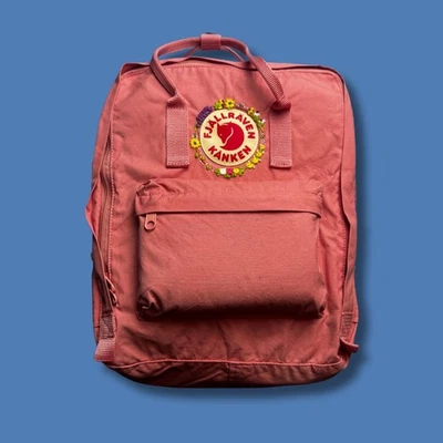 Zaino classico Fjällräven Kånken rosa - design ricamato floreale - Immagine 1 di 4