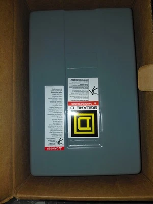 Contactor de iluminación Square D- 8903LG40V04, 4 polos. Sin caja. Foto 1 de 4