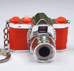 Mini cámara visor de diapositivas vintage Italia recuerdo Lauda 1,25" de alto rojo/plateado - Imagen 1 de 8