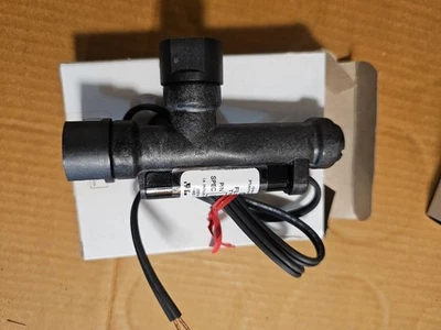 GEMS 140626 FS-4-RYTON Flow Switch 0.10 GPM 1/4" NPT Adaptor - Image 1 of 3