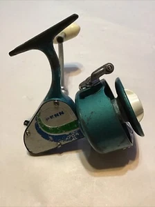 Carrete de pesca Penn Spinfisher 704 carrete giratorio vintage hecho en EE. UU. Lote H1 - Imagen 1 de 11