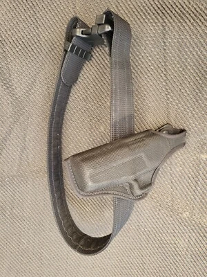Bianchi International Holster Right Hand Draw Semi-Auto Gun + Belt - Image 1 of 4