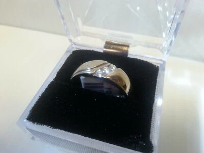 (NI-2046) Anillo de oro blanco de 10K con 3 diamantes para hombre, talla 11,25 Foto 1 de 2