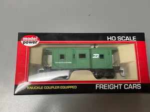 model power 36'' bay window caboose w knucle couplers 98245-bn - Picture 1 of 4