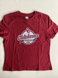 Camiseta Russell Athletic Oklahoma Sooners Para Mujer Roja Mediana Calce Ajustado NUEVA - Imagen 1 de 3