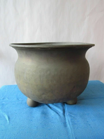 Vintage S W Farber Footed Hammered Brass/Copper Flower Plant Pot Bowl Planter Cover