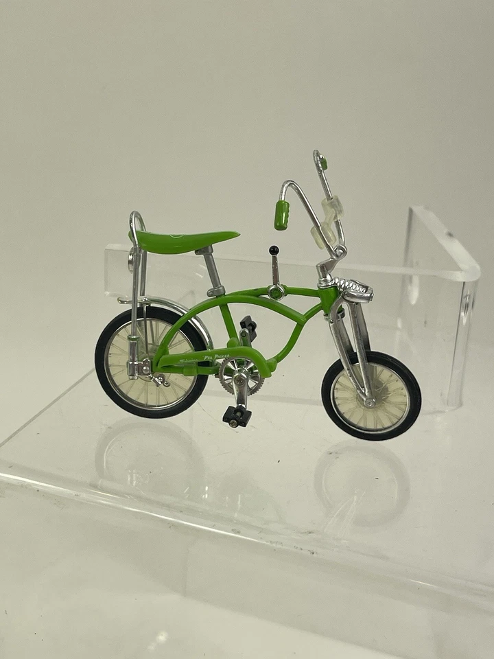 BICICLETA FUNDIDA A PRESIÓN ESCALA BRILLANTE Verde Schwinn Pea Picker 3"" de largo Foto 1 de 4