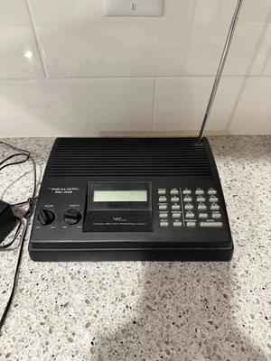 Realistic PRO-2028 Scanner 50 Channel Programmable Analog UHF VHF Receiver Works - Image 1 of 3