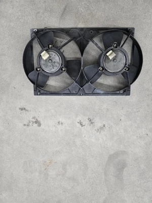 Porsche 944 1985 ventilador de refrigeración del radiador motor con cubierta - 944.106.143.02 Foto 1 de 2