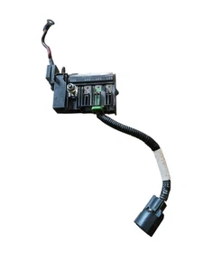 11-16 FORD F250 F350 6.7 6.2 Circuit Breaker Assembly for Under Hood Harness OEM - Picture 1 of 16