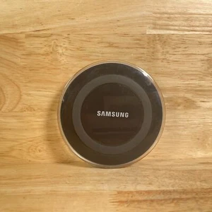 Samsung EP-PG920I Black 5 Volt QI Certified Round Shape Wireless Charging Pad - Picture 1 of 3