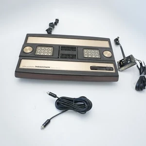 NICE VINTAGE MATTEL INTELLIVISION TV VIDEO ARCADE GAME CONSOLE MODEL 2609 - Picture 1 of 4