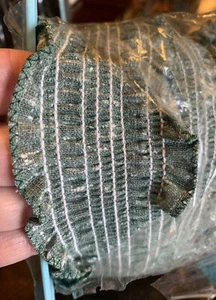 Borde de costura con volantes elásticos verdes 2 1/2" 12 yardas - Imagen 1 de 5