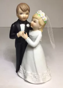 Lefton Bride And Groom Cake Topper Figurine 04744 Bisque 4 1/4 Inch 1985 - Picture 1 of 12