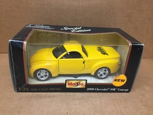 2001 SEMA SHOW PROMO. 2000 SPECIAL EDITION CHEVROLET SSR CONCEPT 1:25 DIE-CAST - Picture 1 of 8