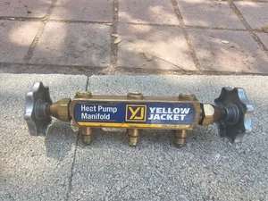 Yellow Jacket 42054 Heat Pump Manifold 2-Valve No Hoses No Gauges - Works Great - Picture 1 of 6