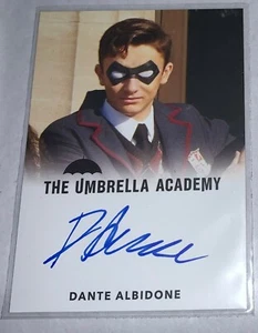 Umbrella Academy Staffel 1 Autogramm Dante Albidone als junger Klaus - Bild 1 von 2