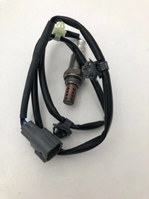 2000-2005 Toyota MR2 Spyder Oxygen Sensor OEM 8946517201 - Image 1 of 4