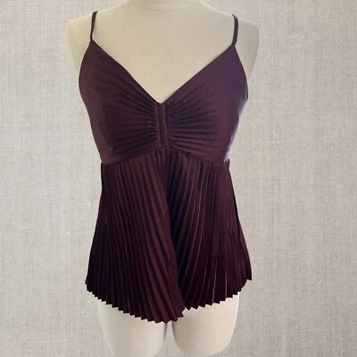 NWT Banana Republic Burgundy Sleeveless Top With Pleated Detail Size Small - Изображение 1 из 4