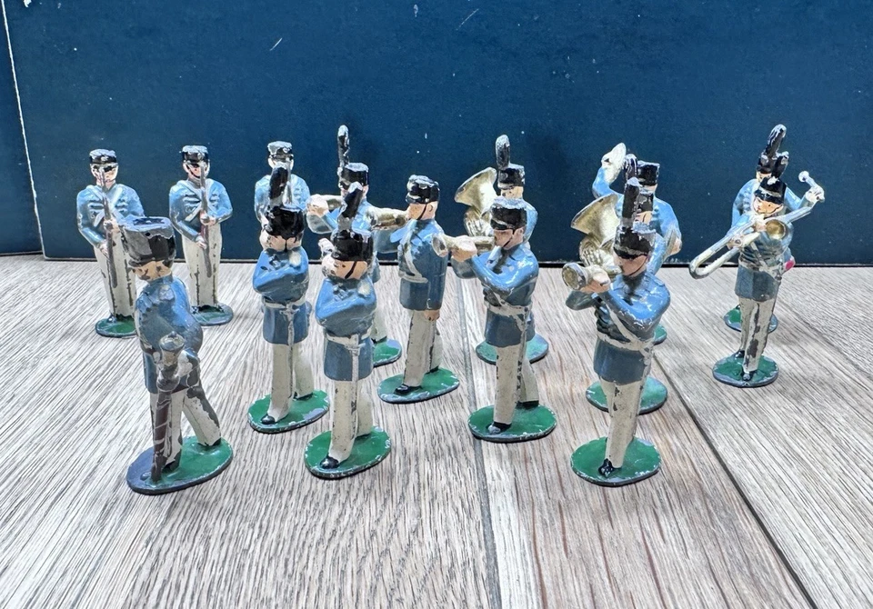 Timpo: Escasa banda de cadetes de West Point.  Posguerra c1950s. Sin caja Foto 1 de 4