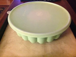 Vintage Tupperware Jello Mold, 3 pieces. Mint green and white. - Imagen 1 de 4