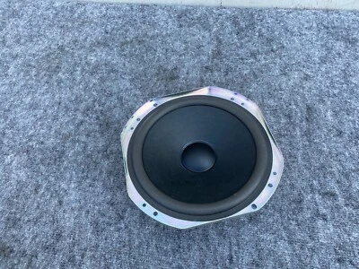 ALTAVOZ MONTADO EN EL MALETERO TRASERO WOOFER AUDIO PREMIUM JAGUAR XF XFR OEM (09-15) Foto 1 de 3