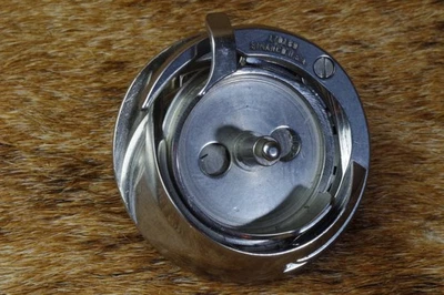 ORIGINAL ( Simanco 170159 / Simanco 45924 ) Singer 221/222/301 Rotating Hook - Image 1 of 3