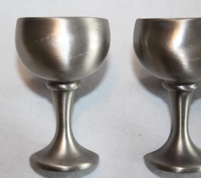 Atlas Homewares 5 perillas de gabinete de cajón de diseño en forma de copa de vino color estaño Foto 1 de 4