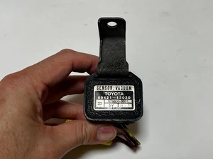 89421-12020 Toyota Corolla Levin AE86 4AG Sensor de mapa Sensor de vacío OEM - Imagen 1 de 9