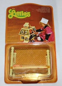 Vintage Mattel The Littles 1980's Dolls House Furniture Bed Sealed Pack - Picture 1 of 2
